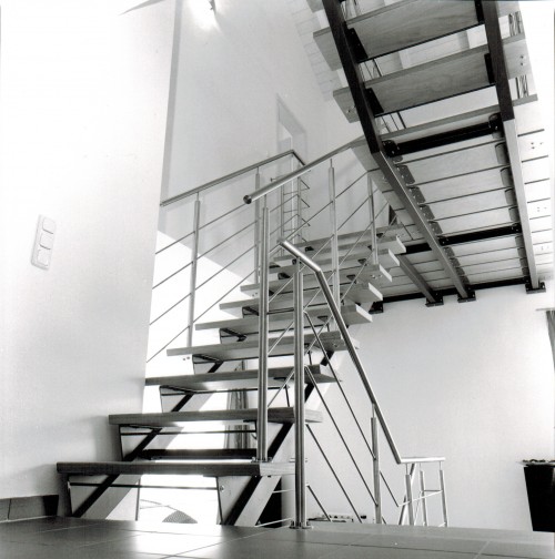Split Leveltreppe mit Geländer